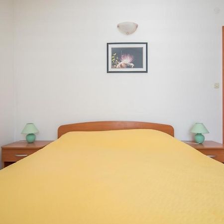 Apartments Batinic Supetar Bagian luar foto