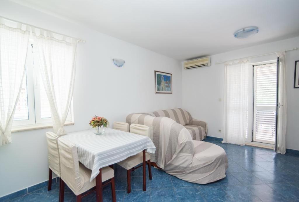 Apartments Batinic Supetar Bagian luar foto